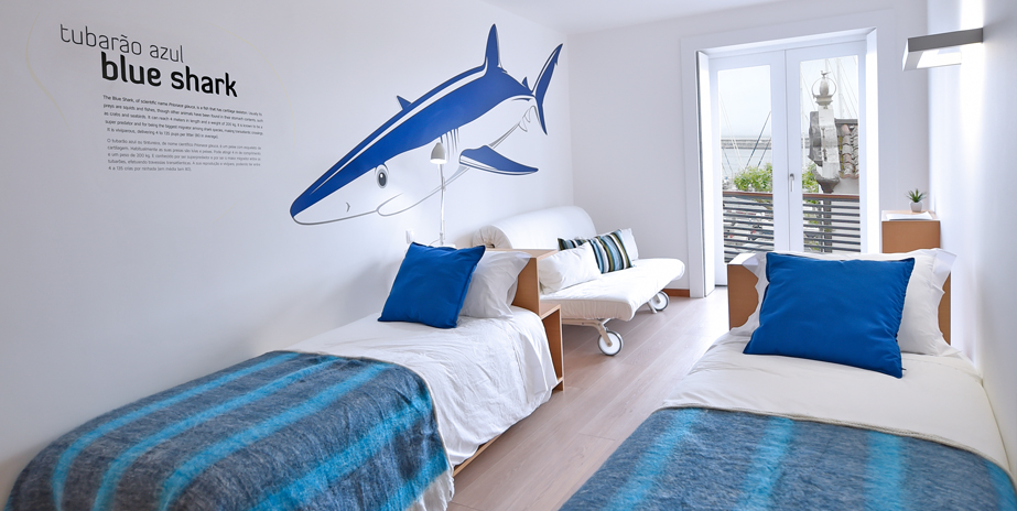 Quarto blue shark Casa da Baía Guest House